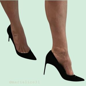 ZIGN Black Suede Heels. Size 8 (US) / 39 (EUR)